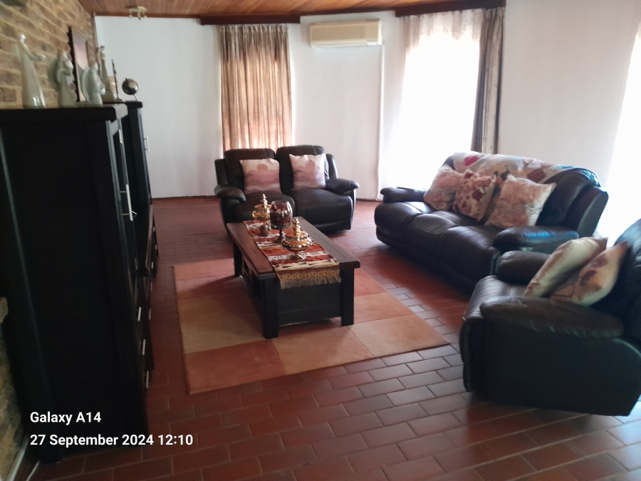 4 Bedroom Property for Sale in Waterval S H North West